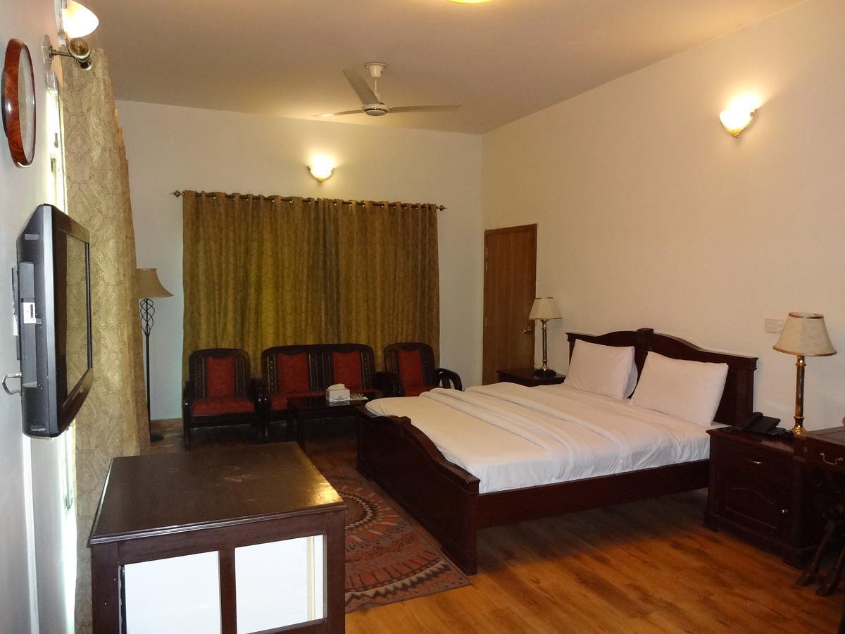 Shelton Hotel Rawalpindi Eksteriør bilde